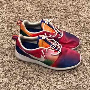 nike roshe run rainbow